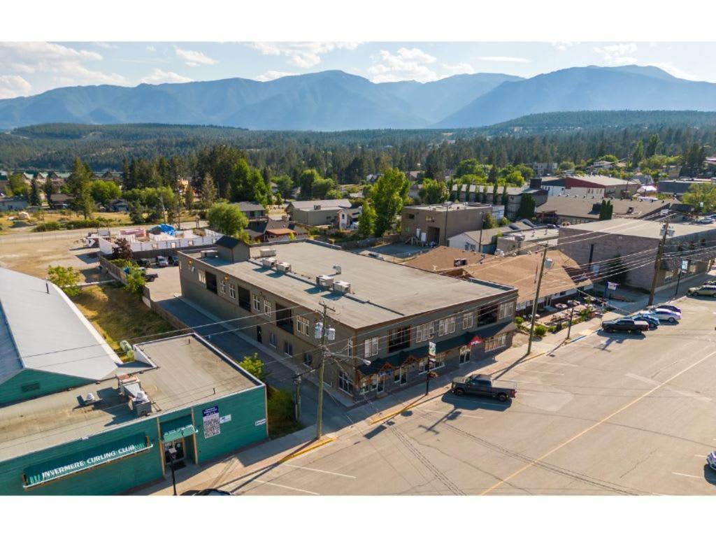 The Grizzly House I Sleep 7 I Patio & Bbq I 55 Tv Apartamento Invermere Exterior foto